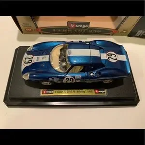 伊製ブラーゴ社　フェラーリ250LM “Sebring ”(1965) ミニカー Amazon.co.jp: 伊製ブラーゴ社 フェラーリ250LM “Sebring ”1965